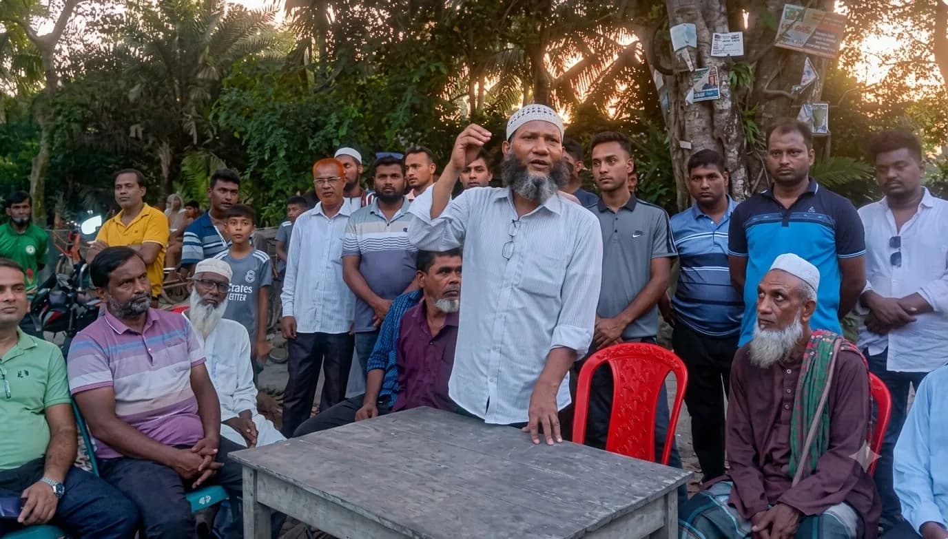 সারুটিয়ায় উঠান বৈঠকে ইদ্রিস, উন্নয়নের প্রতিশ্রুতি