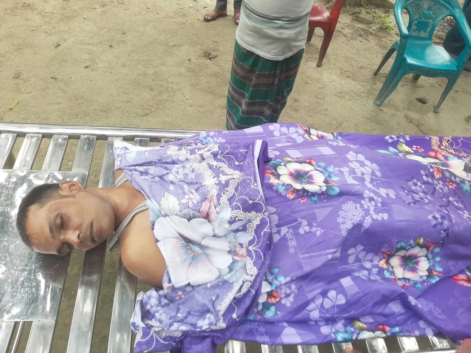বালিয়াকান্দিতে গলায় গামছা পেঁচানো যুবকের মরদেহ উদ্ধার